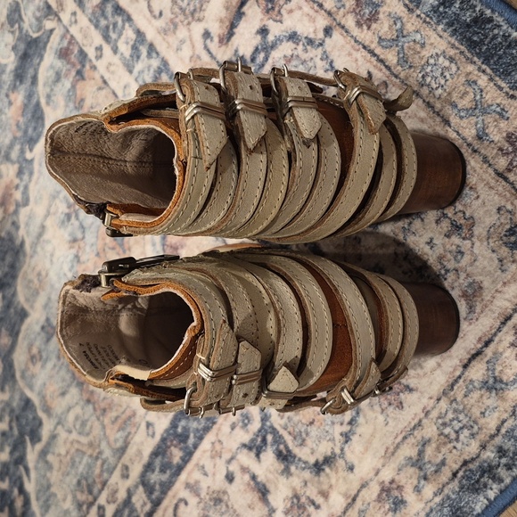 Freebird Hermosa Leather Buckle Detail Booties, Size 7 - Picture 3 of 13